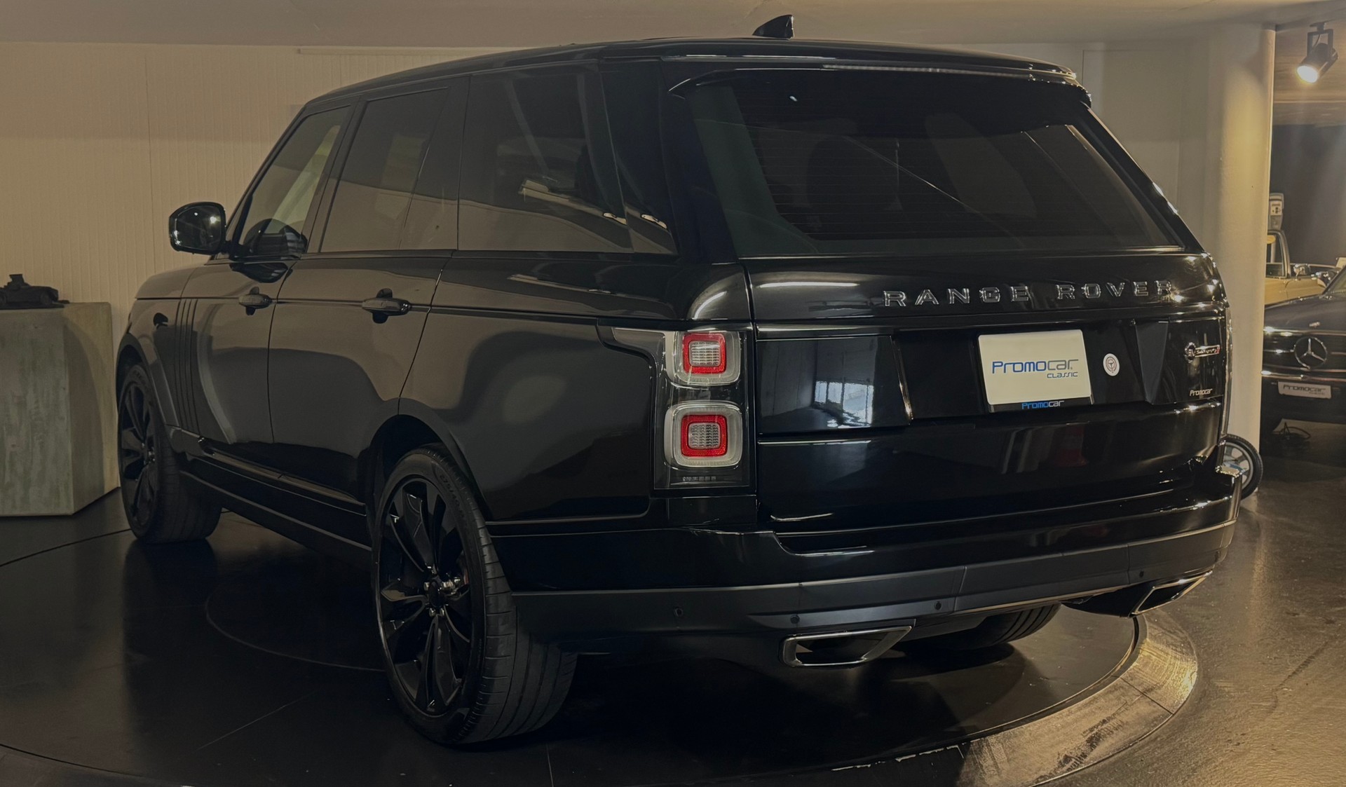 LAND ROVER Range Rover 5.0 V8 S/C SV AB Dynamic Automatic-showroom-element-2
