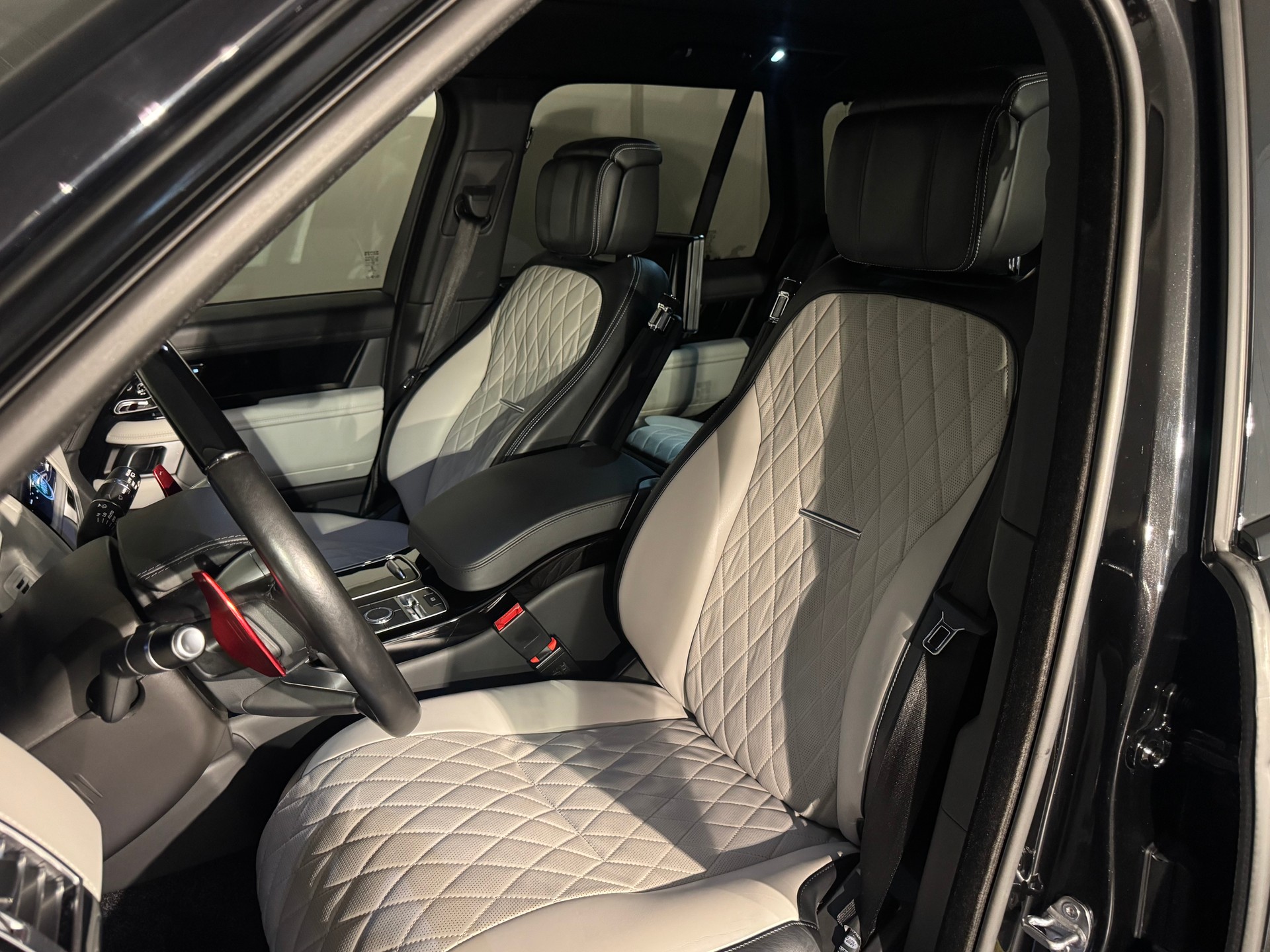 LAND ROVER Range Rover 5.0 V8 S/C SV AB Dynamic Automatic-image-13