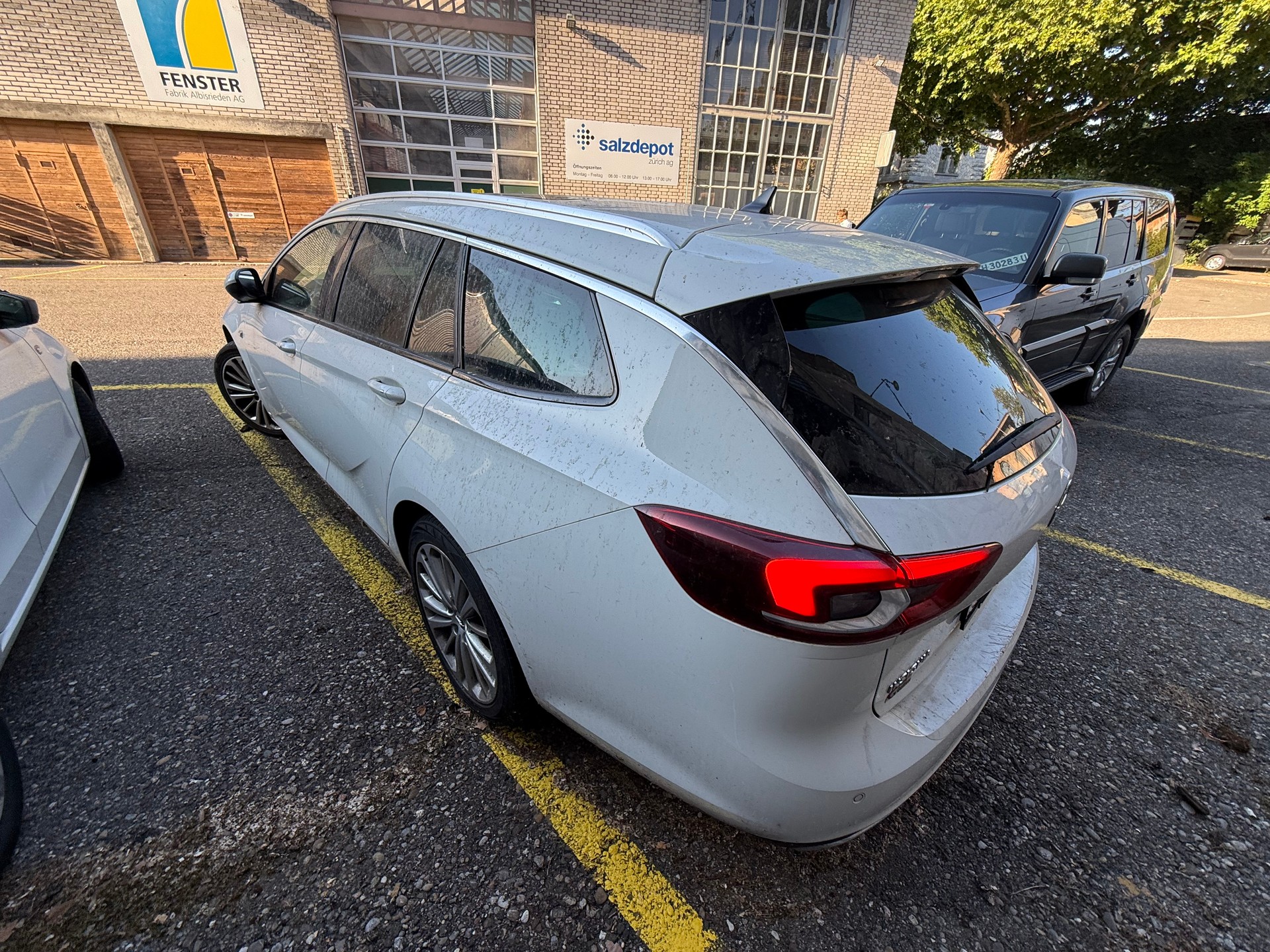 OPEL Insignia 2.0 CDTI Sports Tourer Excellence Automatic-image-3