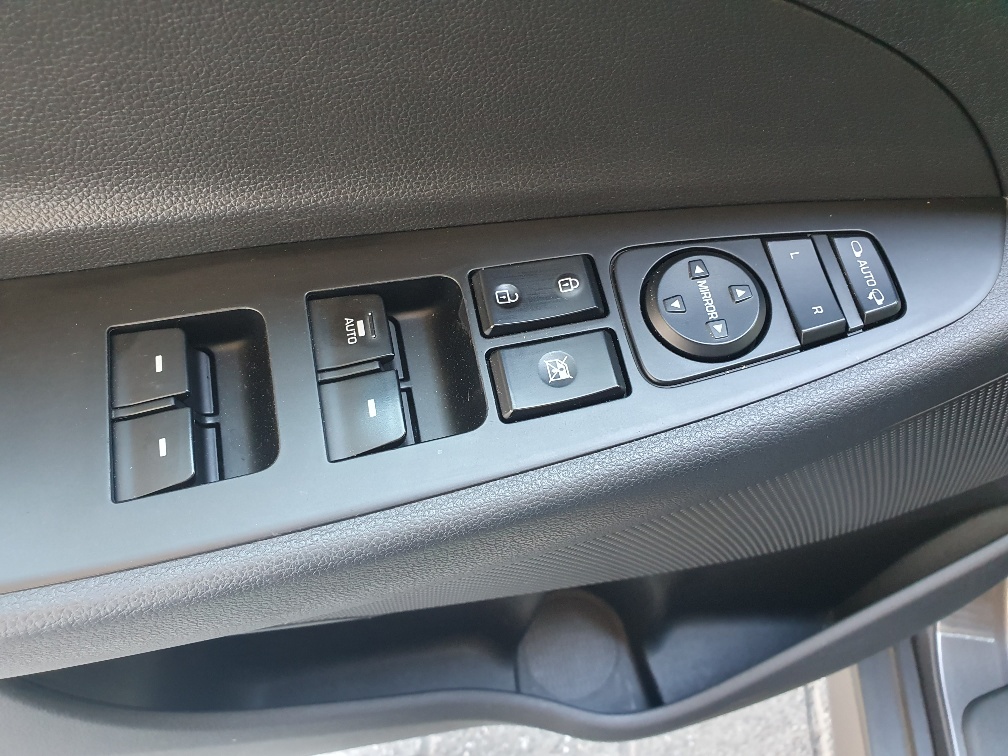 HYUNDAI Tucson 1.6 TGDI Plena 4WD Automatic-image-15