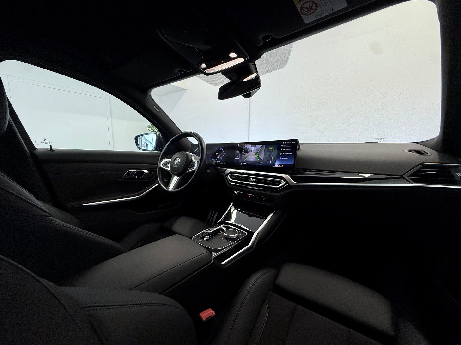 BMW 320d xDrive 48V Steptronic M Sport-image-24