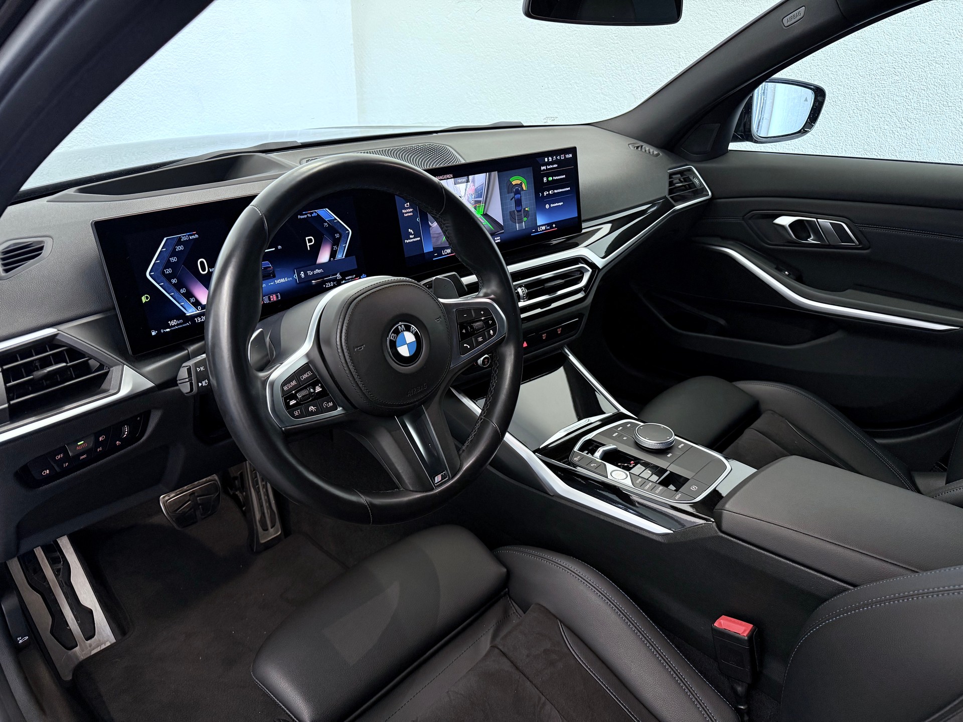 BMW 320d xDrive 48V Steptronic M Sport-image-14