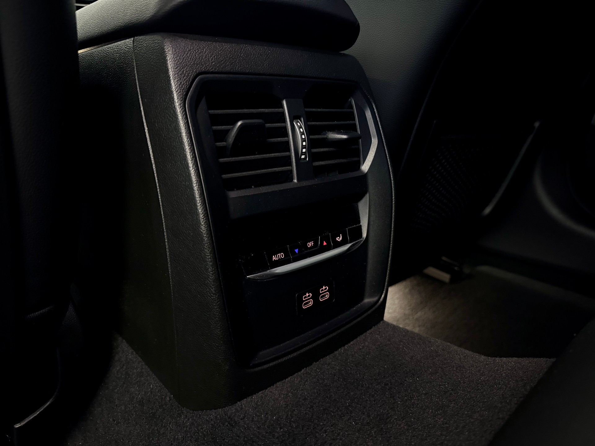 BMW 320d xDrive 48V Steptronic M Sport-image-26