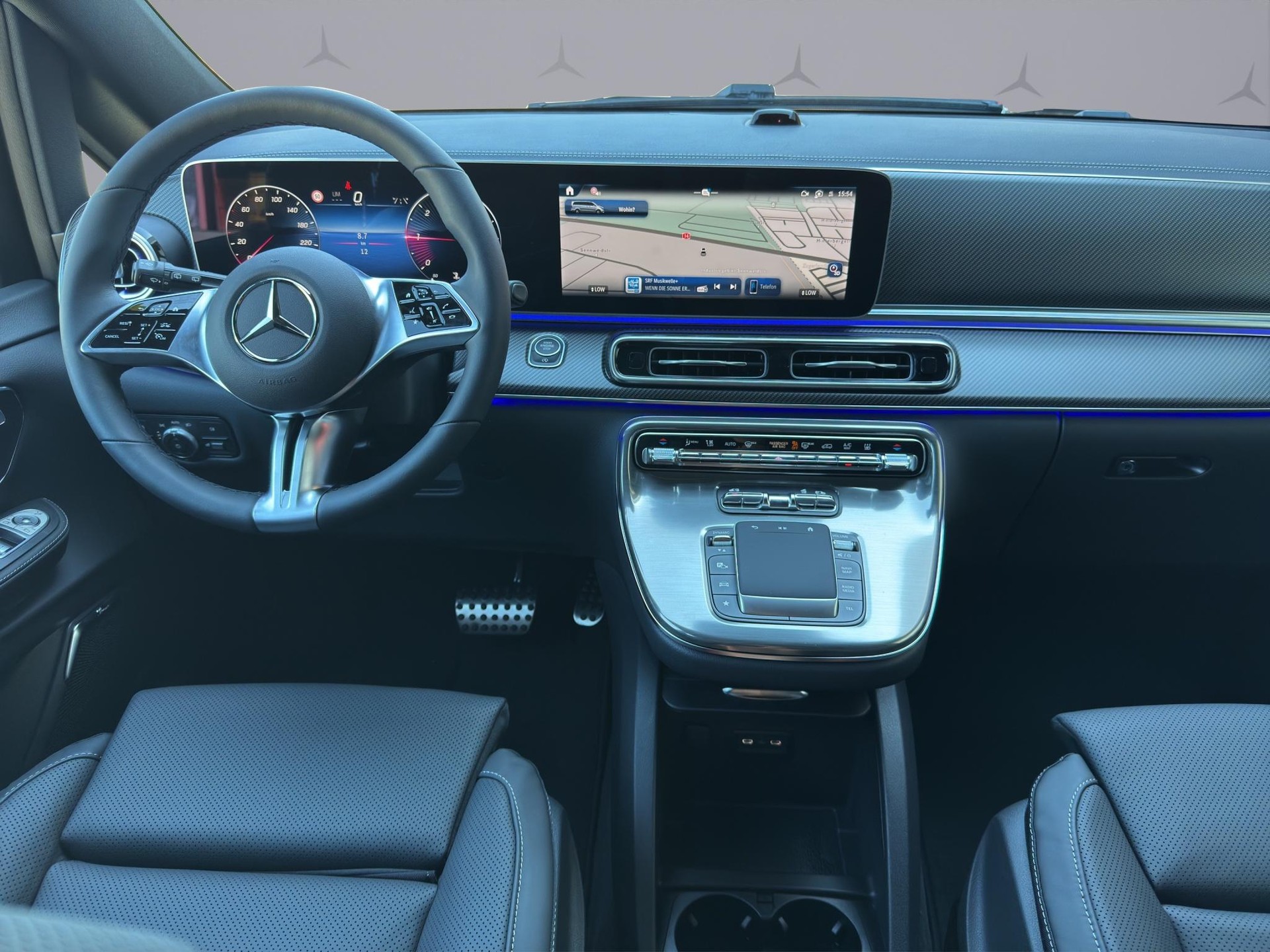 MERCEDES-BENZ V 300 d Swiss Ed. lang 4matic Van-image-14