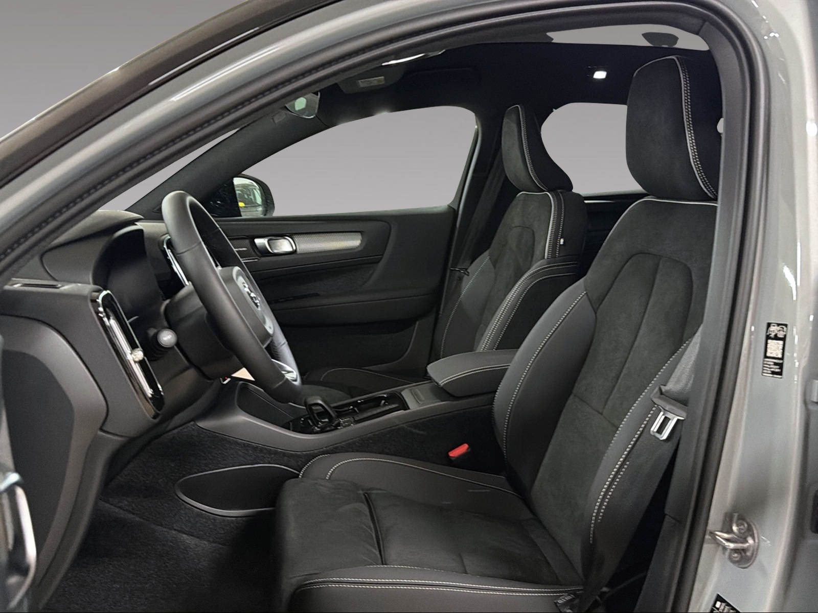 VOLVO EC40 Twin Ultra AWD XCENTRIC-image-7