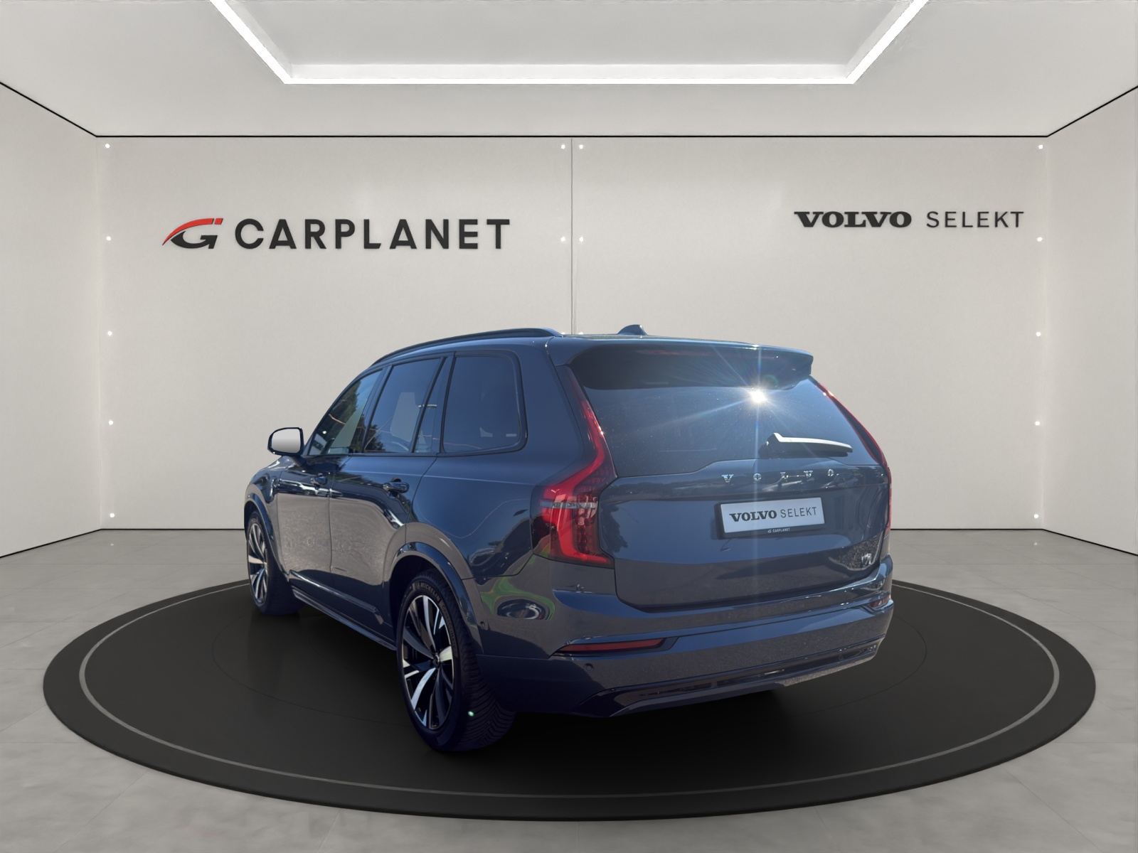 VOLVO XC90 2.0 T8 TE Plus Dark eAWD-showroom-element-3