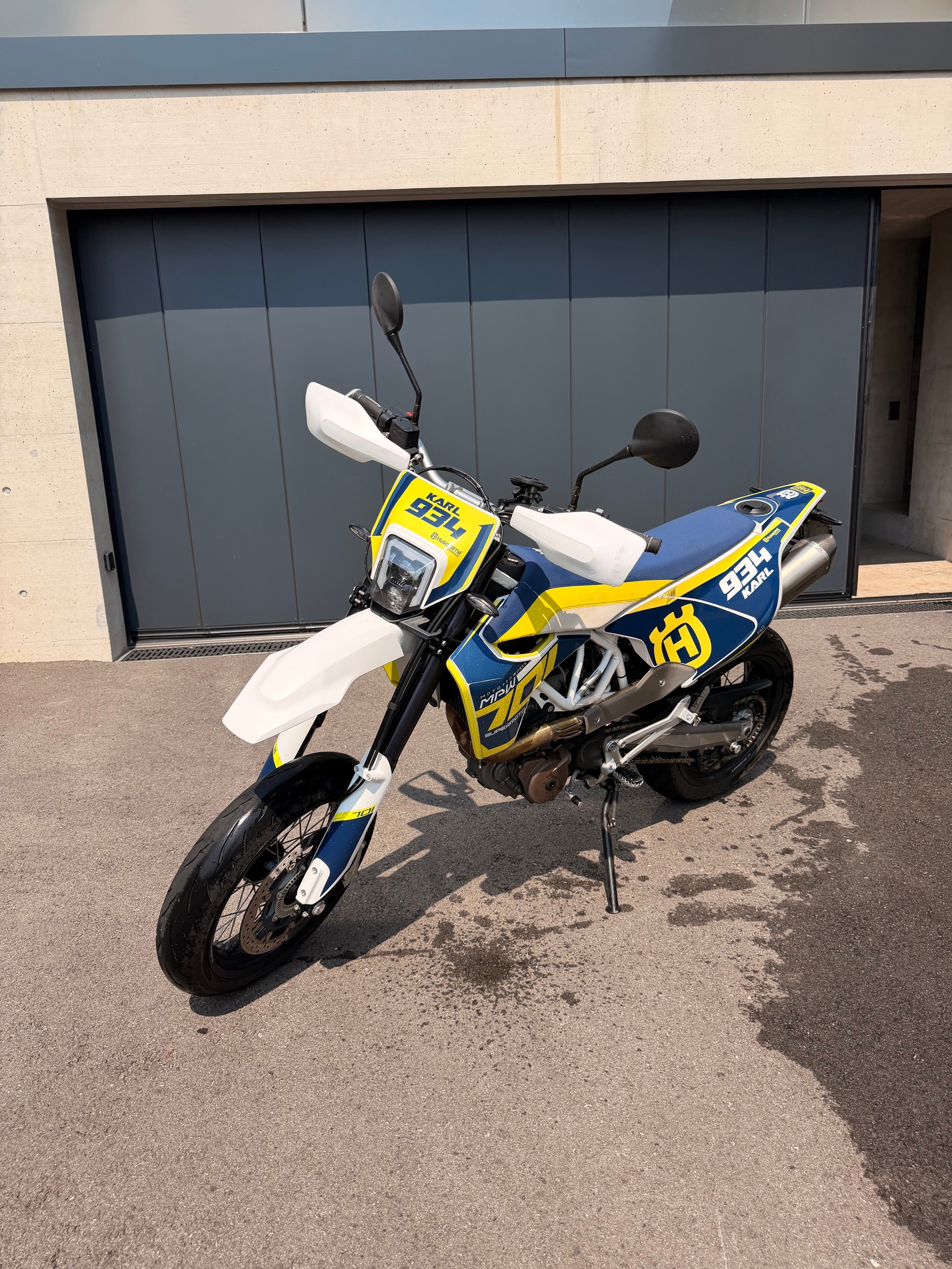 HUSQVARNA 701 Supermoto-image-0