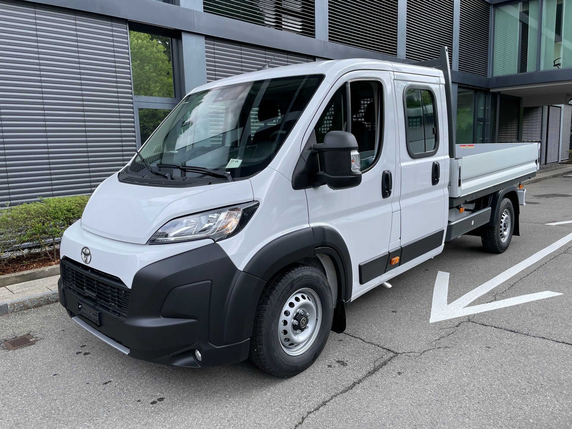 TOYOTA Proace MAX 2.2D DK Chassis mit Pritsche HD Active 3,5t L3H1 mit AHK
