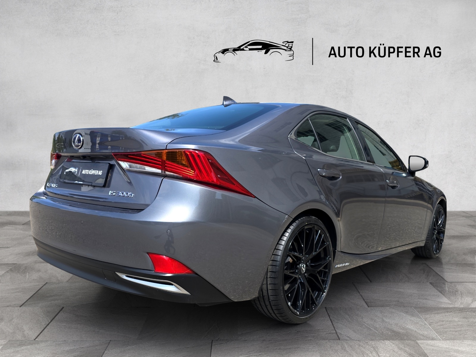 LEXUS IS 300h F-Sport Automatic-showroom-element-3