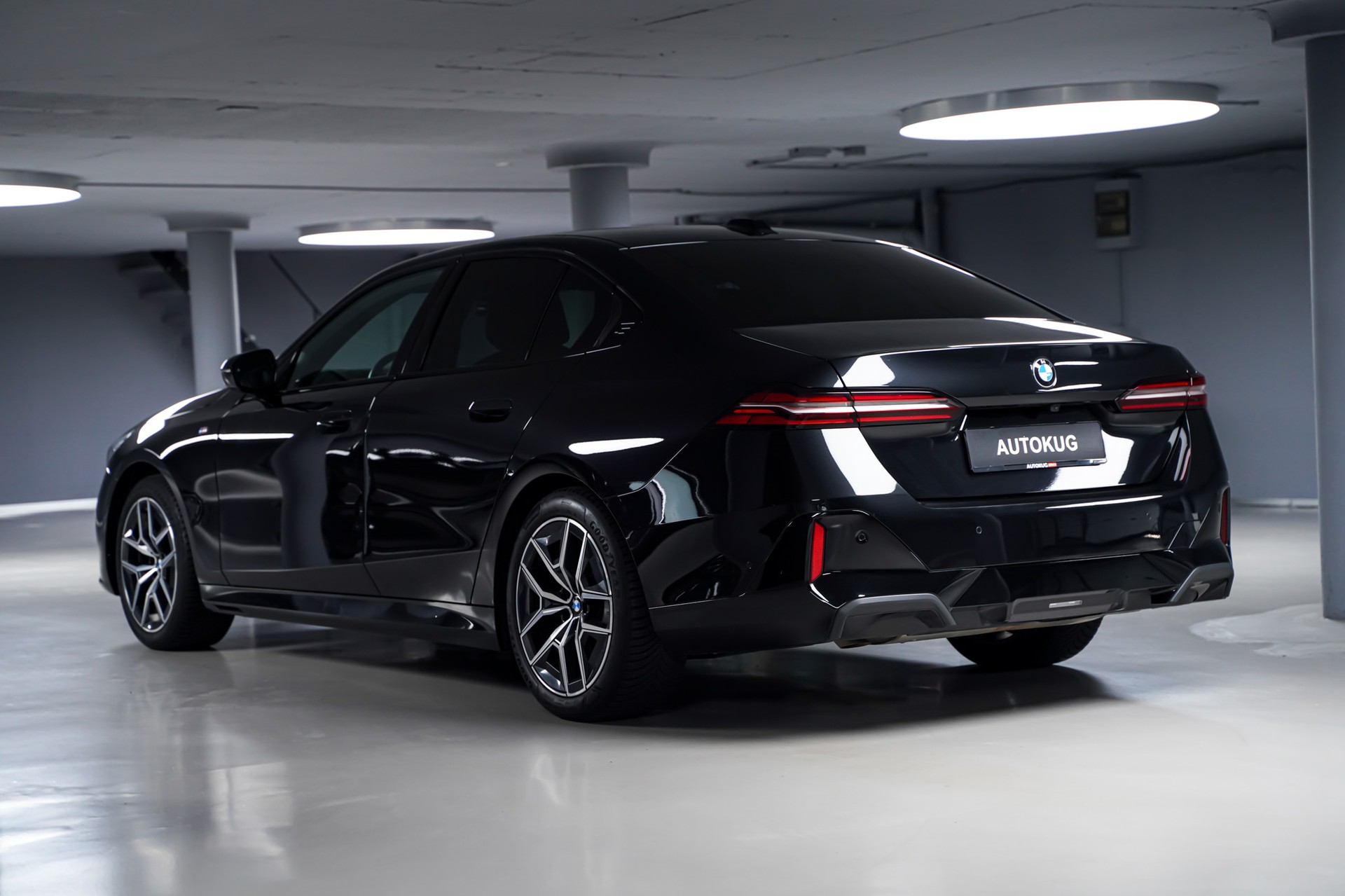 BMW 520i 48V M Sport Steptronic-image-5