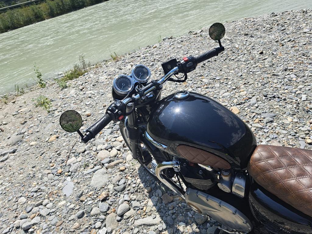 TRIUMPH Bonneville T120 ABS-image-5