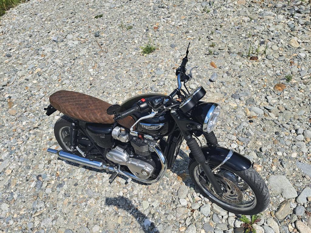 TRIUMPH Bonneville T120 ABS-image-12