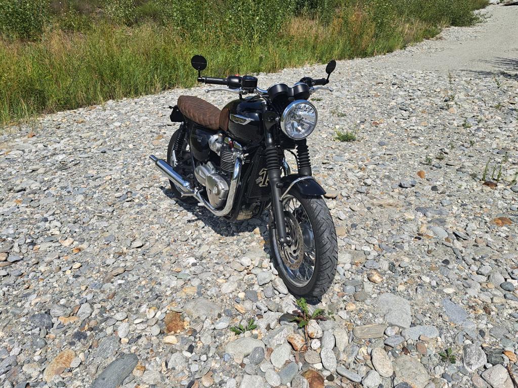 TRIUMPH Bonneville T120 ABS-image-9
