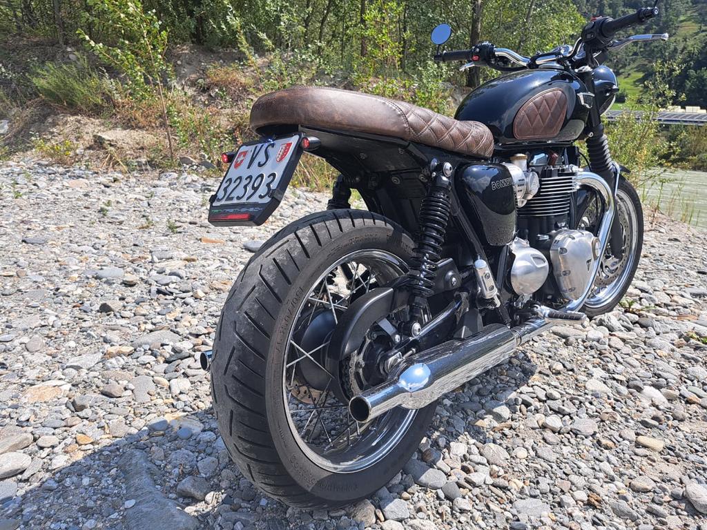 TRIUMPH Bonneville T120 ABS-image-1