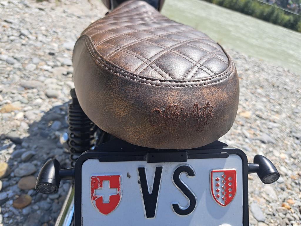 TRIUMPH Bonneville T120 ABS-image-4