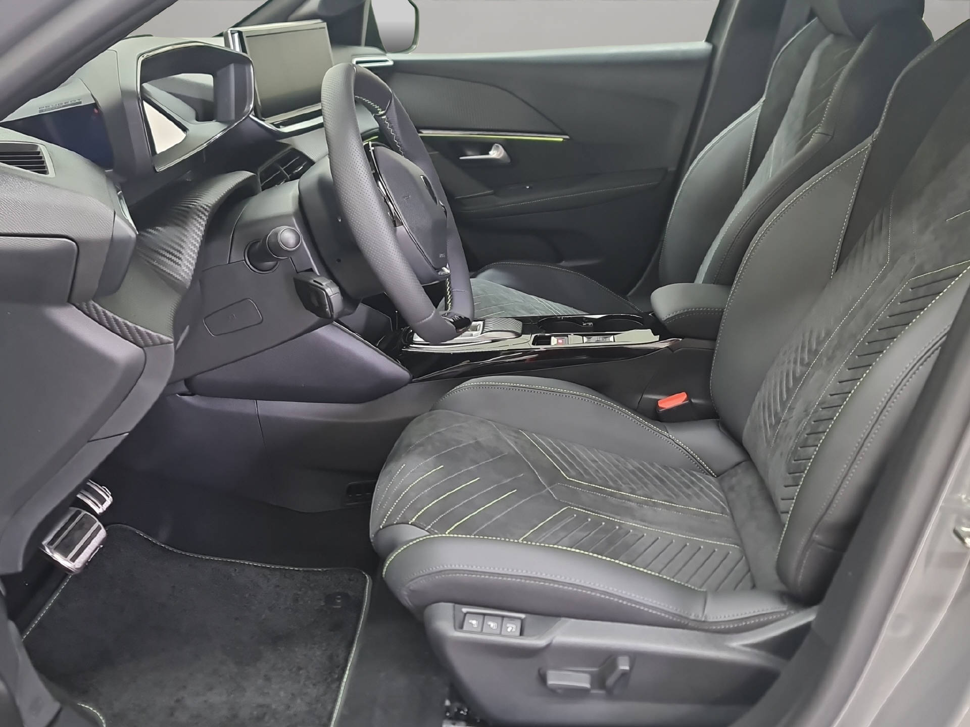 PEUGEOT E-208 GT-image-5