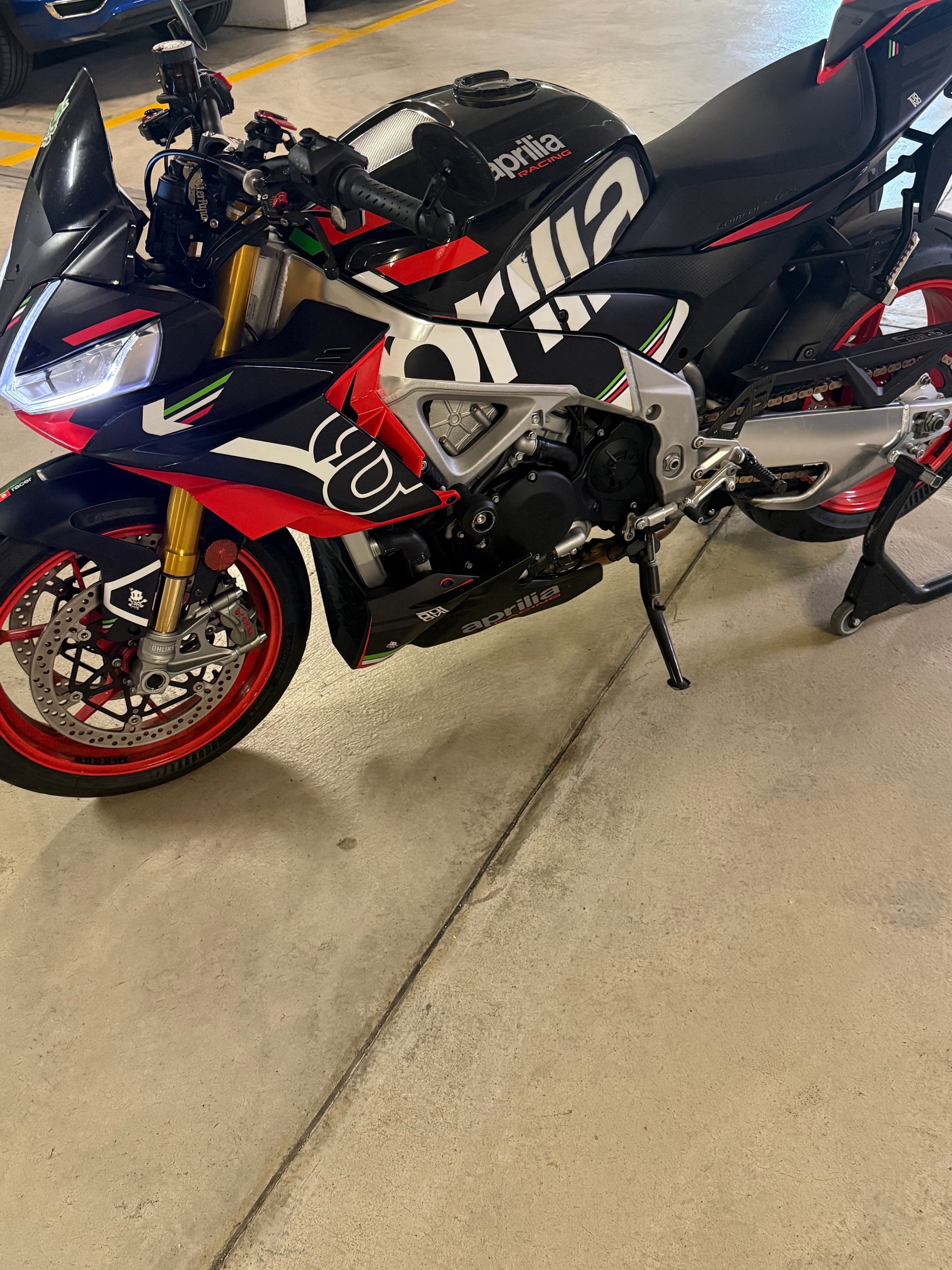 APRILIA Tuono V4 1100 Factory-image-0