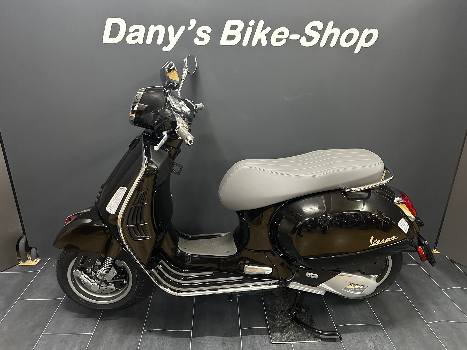 PIAGGIO Vespa GTS 125 MY25 E5+ (4 Jahre Garantie)