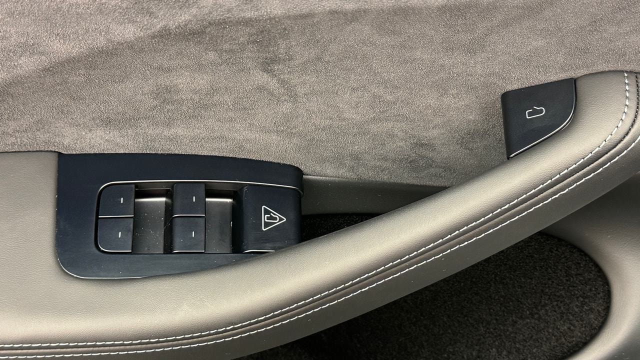 TESLA Model 3 Long Range Dual Motor AWD-image-8