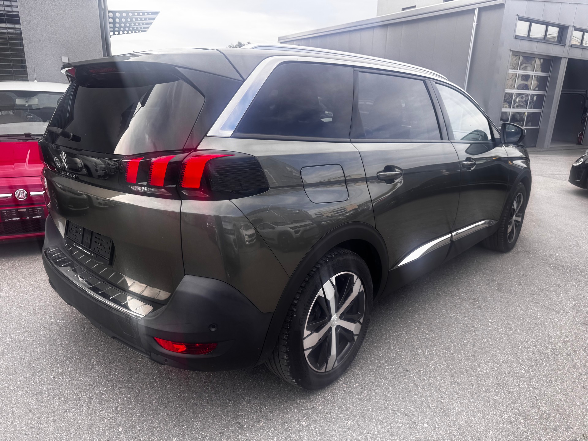 PEUGEOT 5008 1.6 THP Allure EAT-image-10