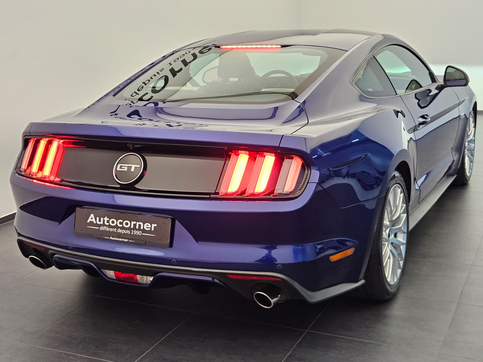FORD Mustang Fastback 5.0 V8 GT Automat-image-6