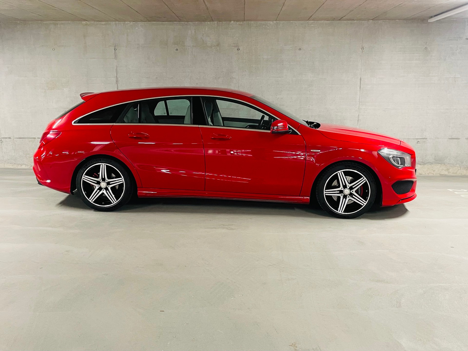 MERCEDES-BENZ CLA Shooting Brake 250 Sport 7G-DCT 4Matic-image-4