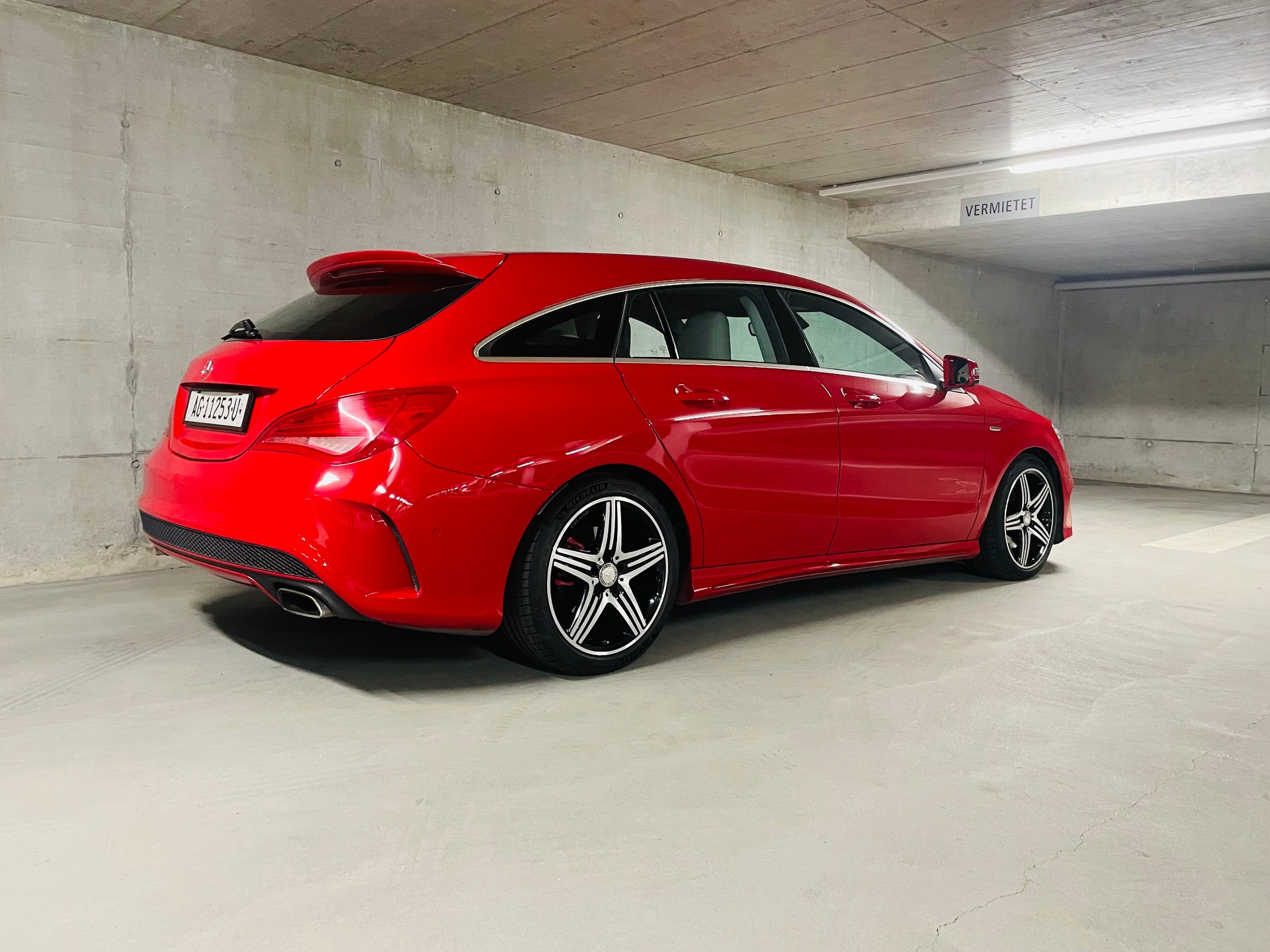 MERCEDES-BENZ CLA Shooting Brake 250 Sport 7G-DCT 4Matic-showroom-element-3