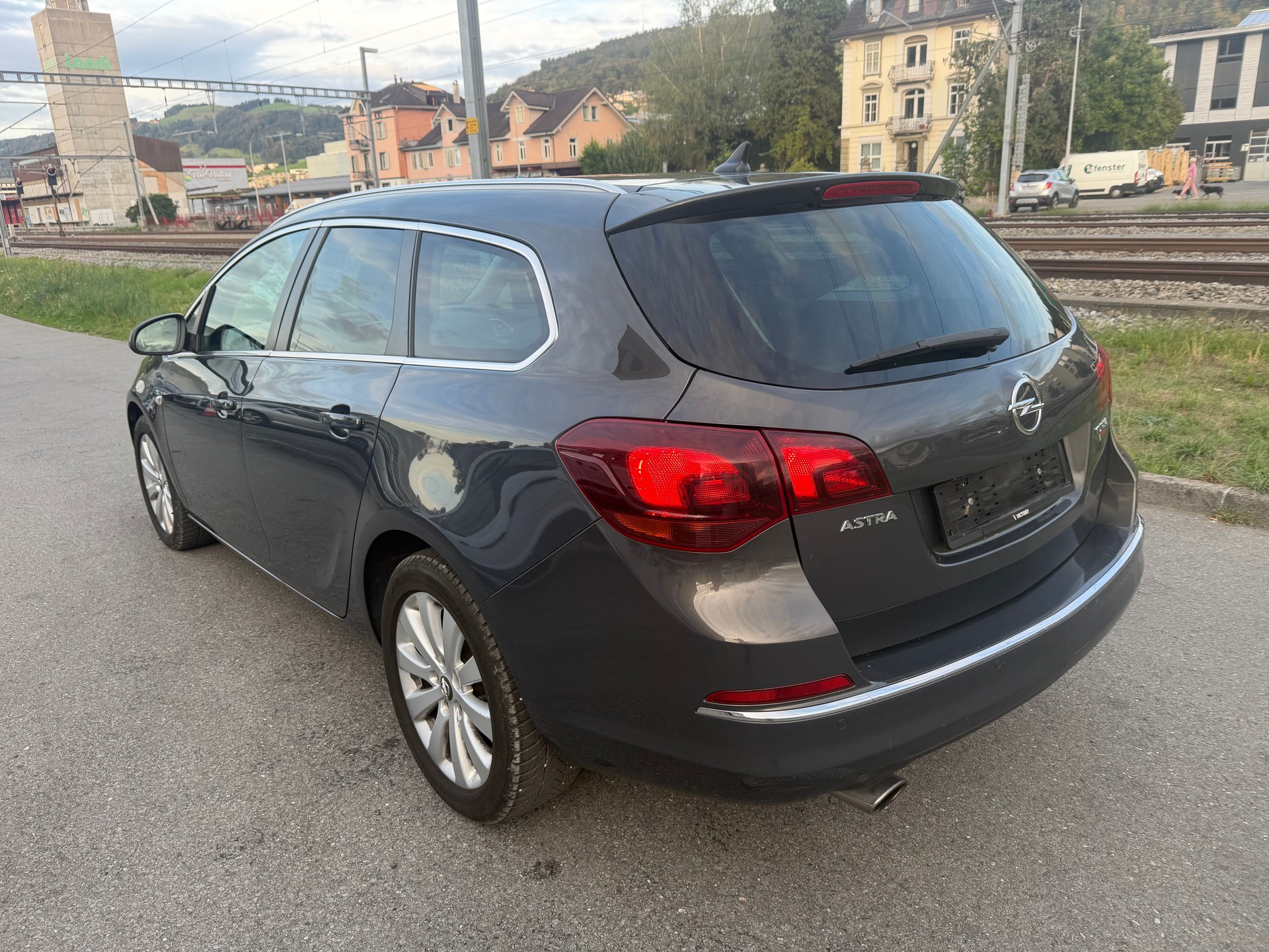 OPEL Astra SportsTourer 1.6i 16V Turbo Drive Automatic-image-6