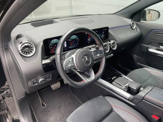 MERCEDES-BENZ GLA 250 AMG Line 4Matic-image-6