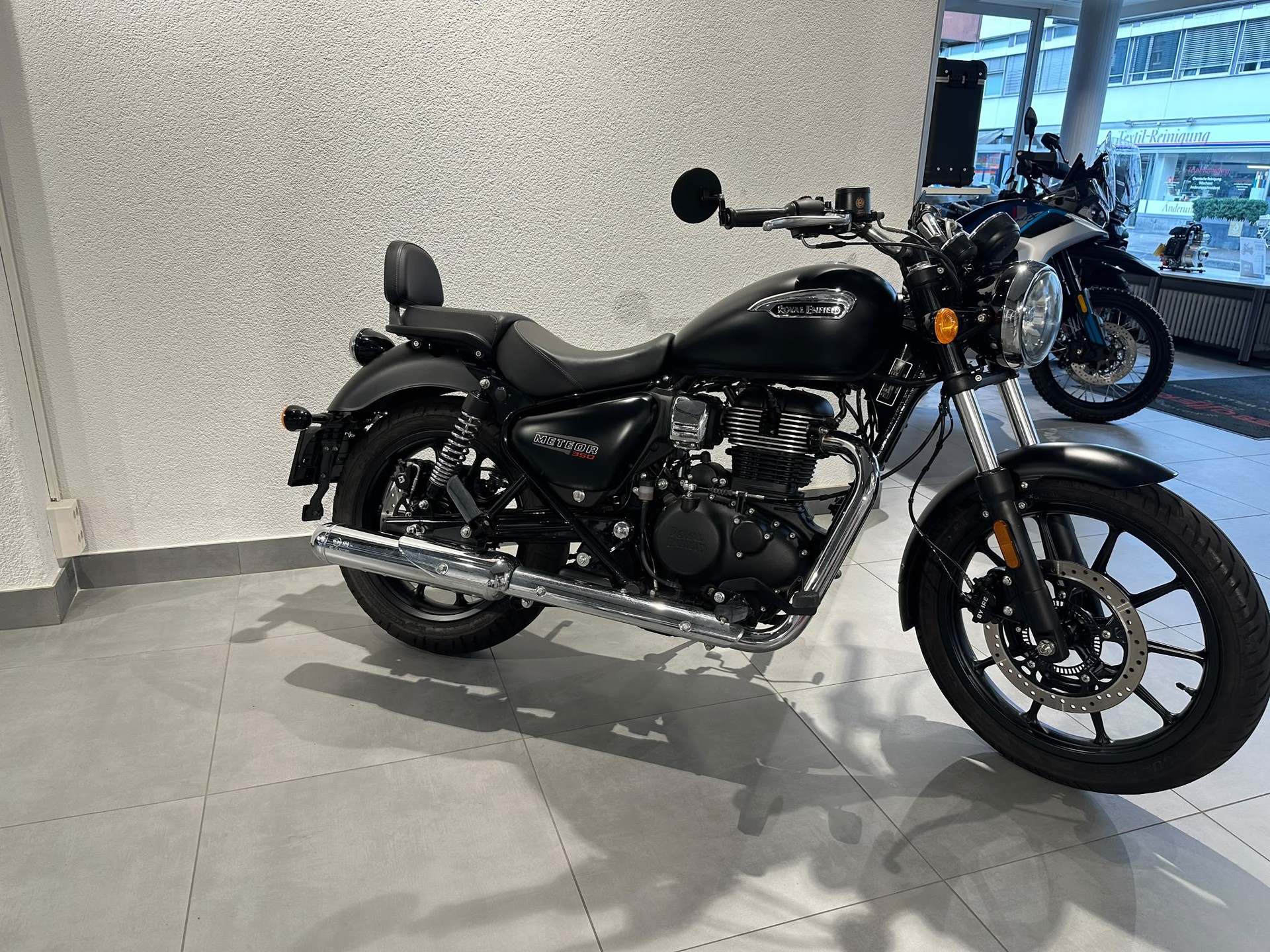 ROYAL ENFIELD Meteor 350 | Occasion | nur 5’750 km | Top Zustand-image-1