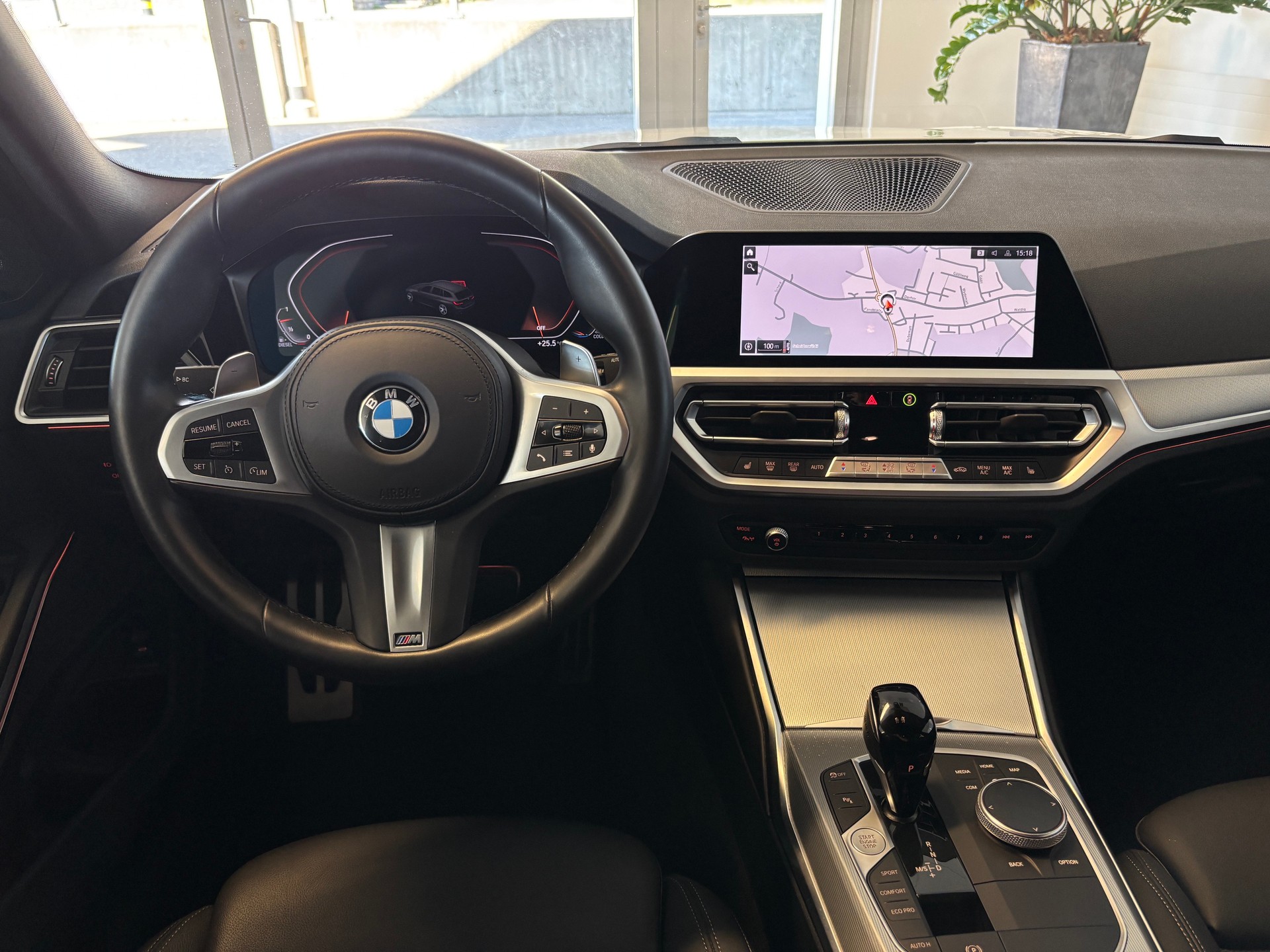 BMW 320d xDrive 48V Touring M Sport Steptronic-image-12