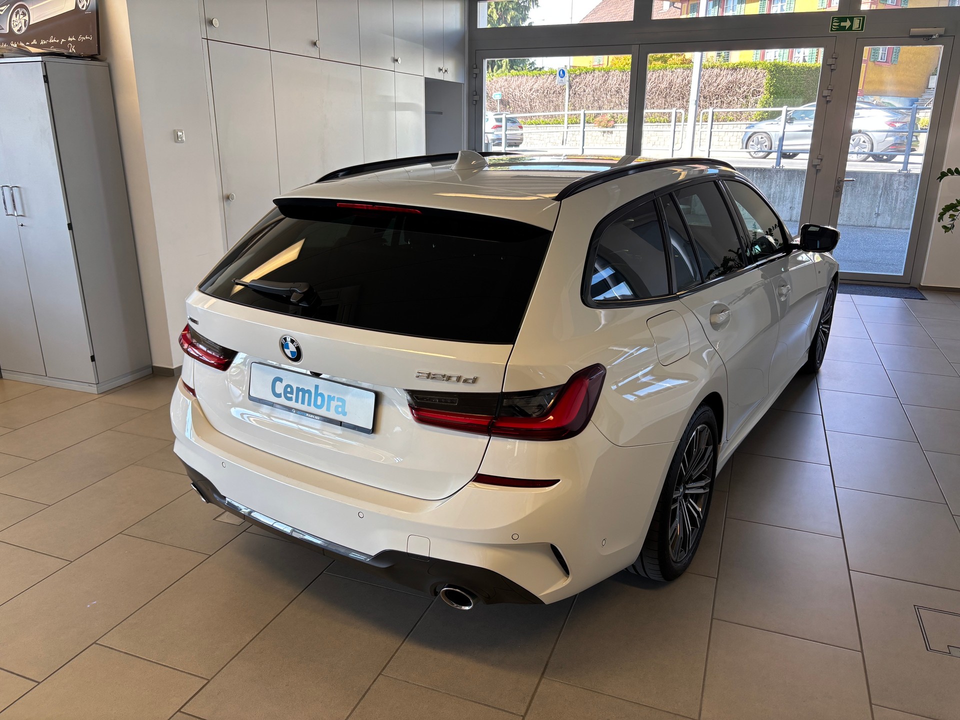 BMW 320d xDrive 48V Touring M Sport Steptronic-showroom-element-2