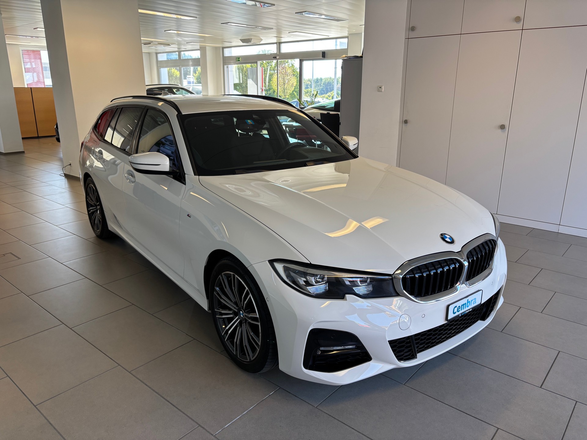 BMW 320d xDrive 48V Touring M Sport Steptronic-showroom-element-1