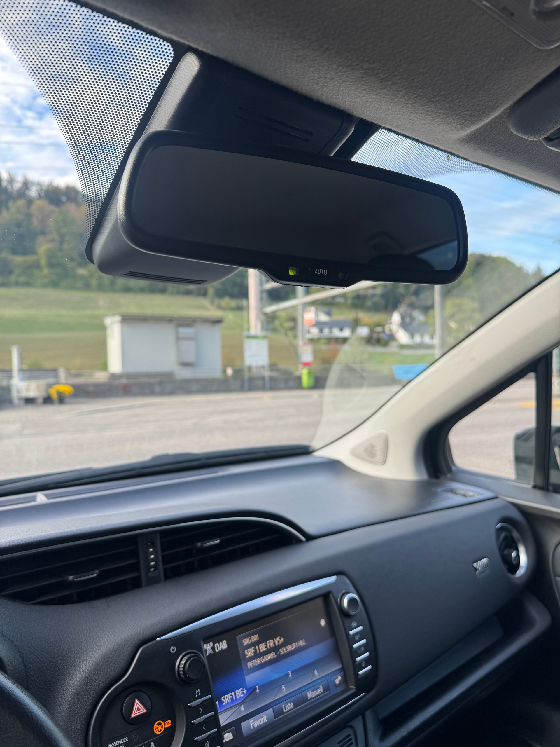 TOYOTA Yaris 1.5 Trend Y20-image-14