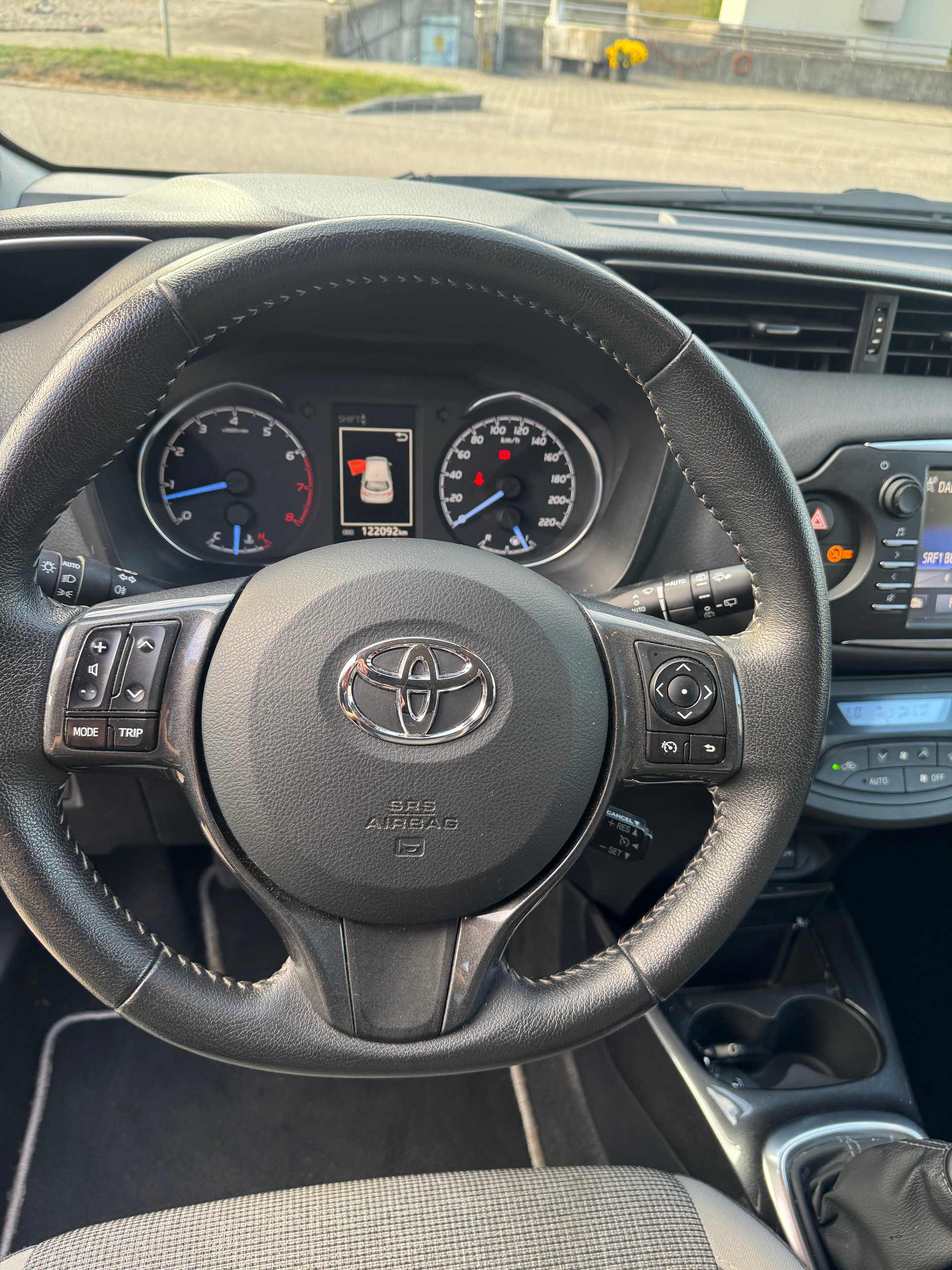 TOYOTA Yaris 1.5 Trend Y20-image-9