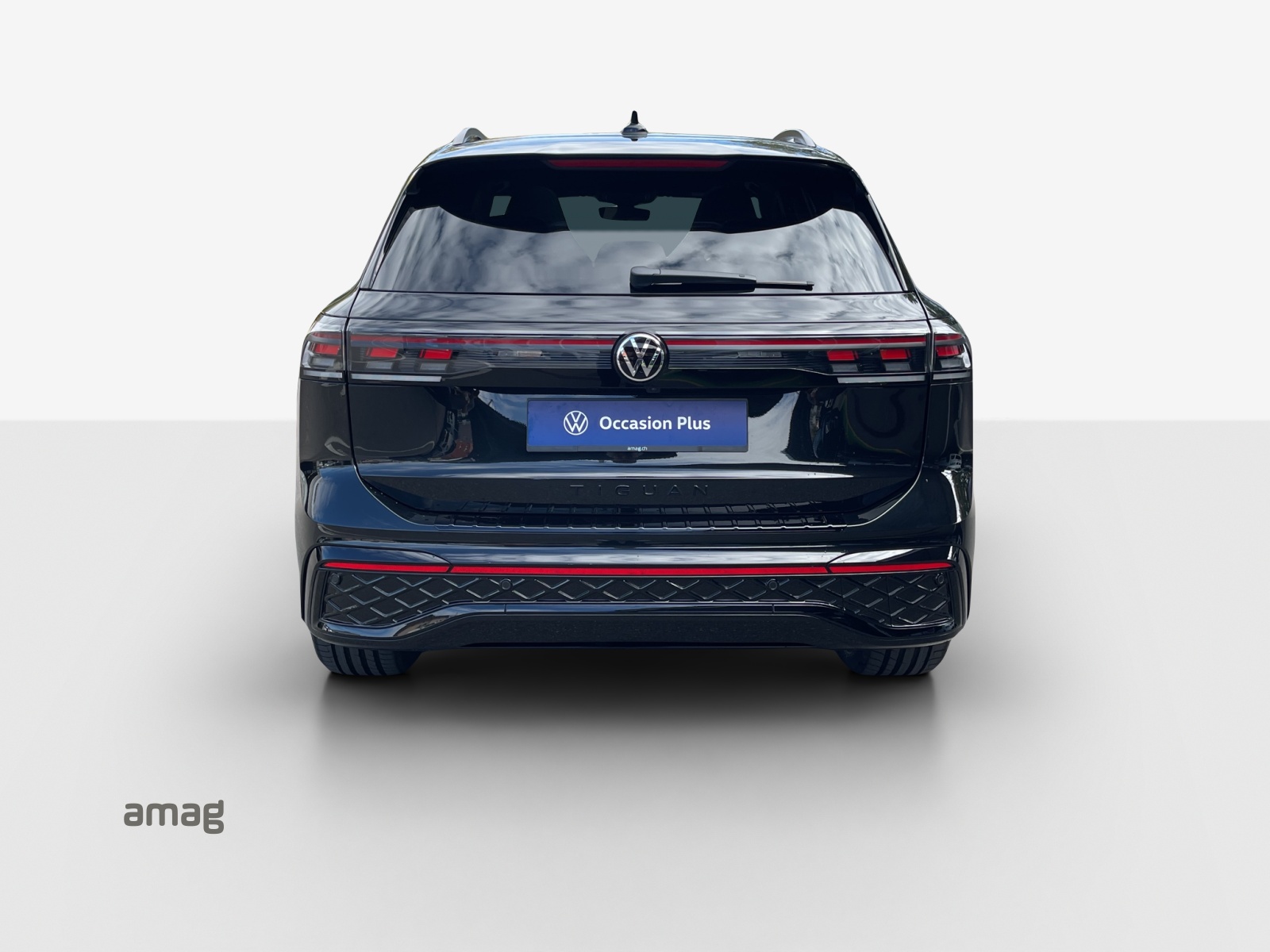 VW Tiguan 2.0 TSI DSG R-Line 4Motion-image-3