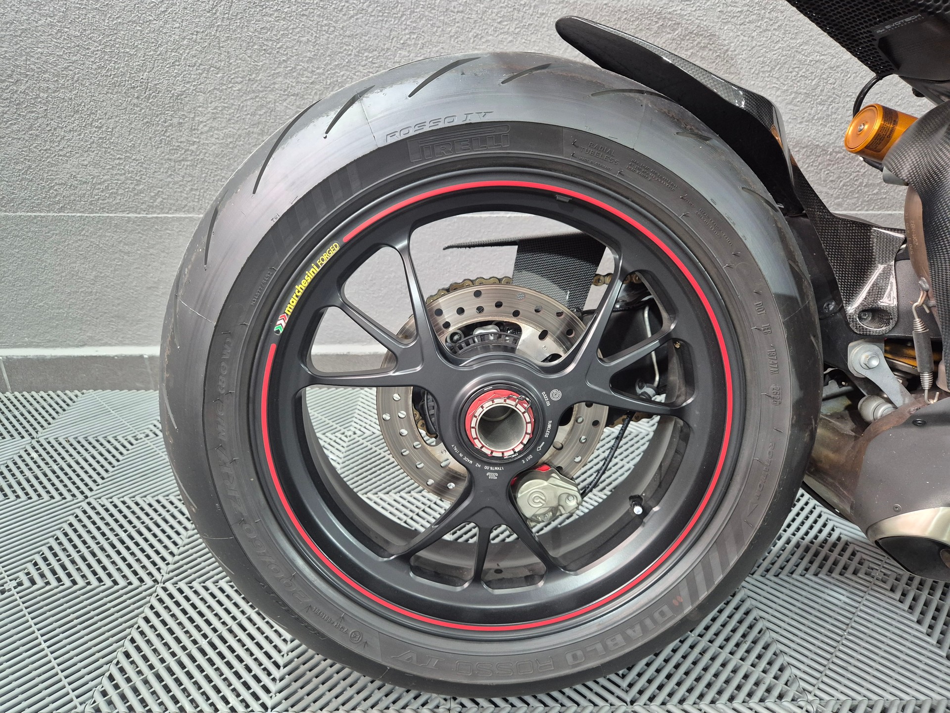 DUCATI Panigale V4 SP-image-12