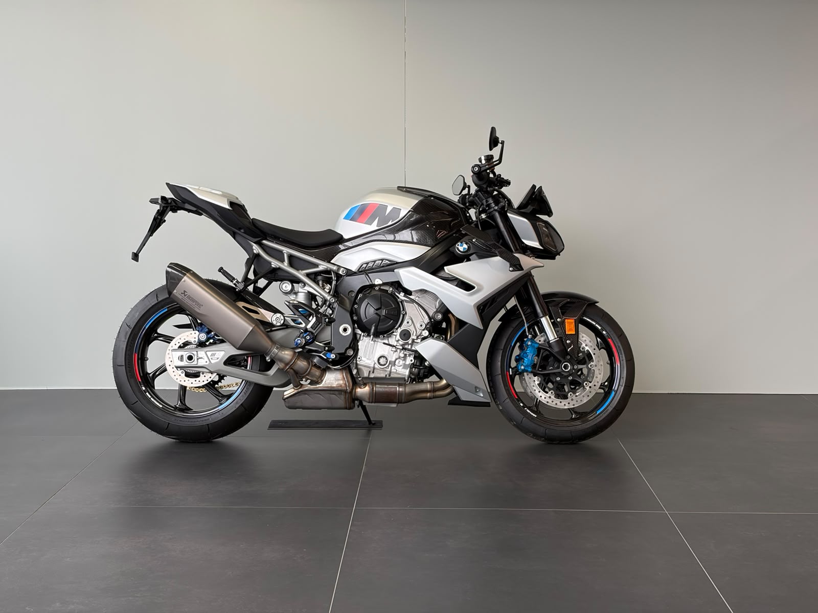 BMW M 1000 R