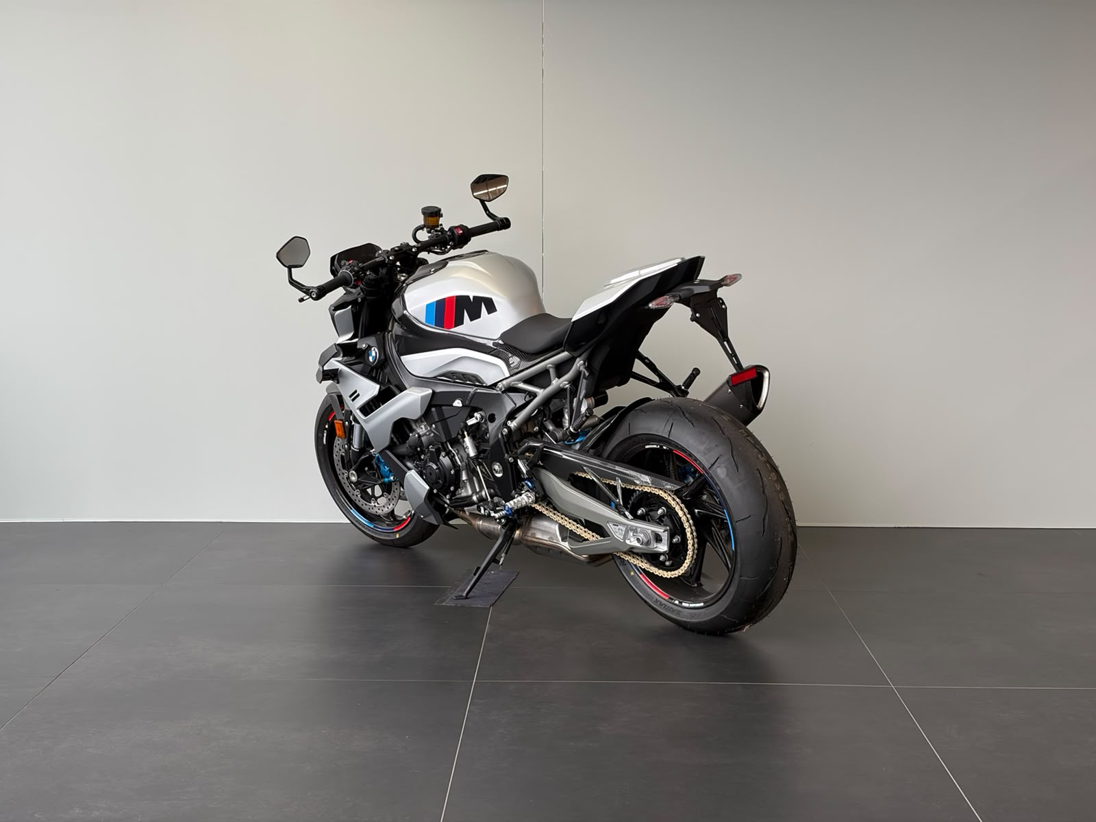 BMW M 1000 R-image-5