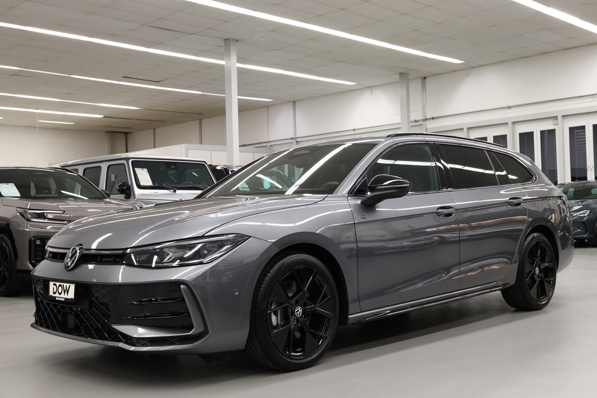 VW Passat Variant 2.0 TDI R-Line DSG 4motion-showroom-element-1