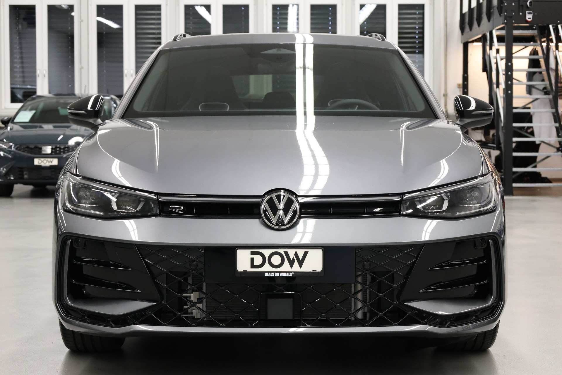 VW Passat Variant 2.0 TDI R-Line DSG 4motion-showroom-element-3