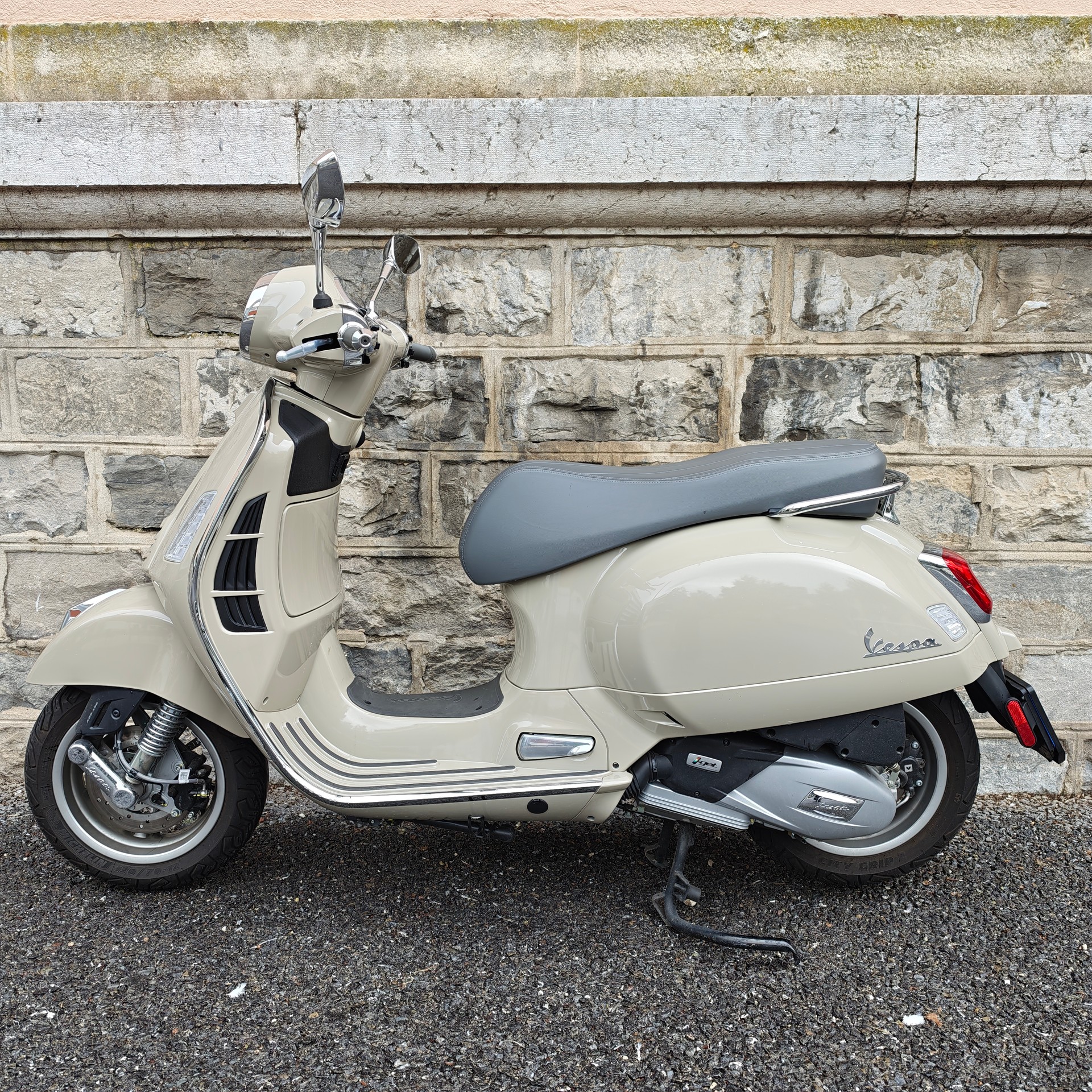 PIAGGIO Vespa GTS 125 RST Euro 5+-image-2