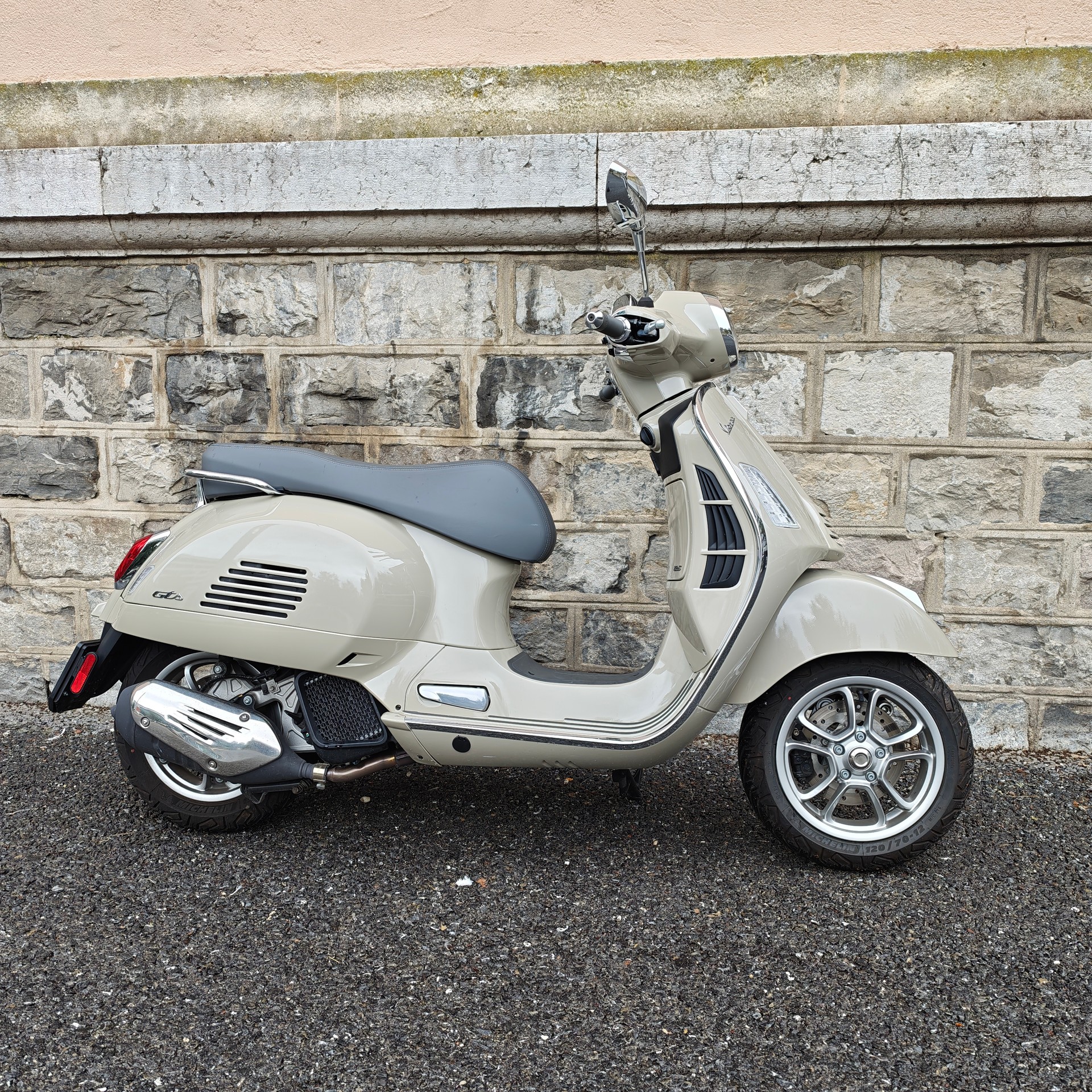 PIAGGIO Vespa GTS 125 RST Euro 5+-image-6