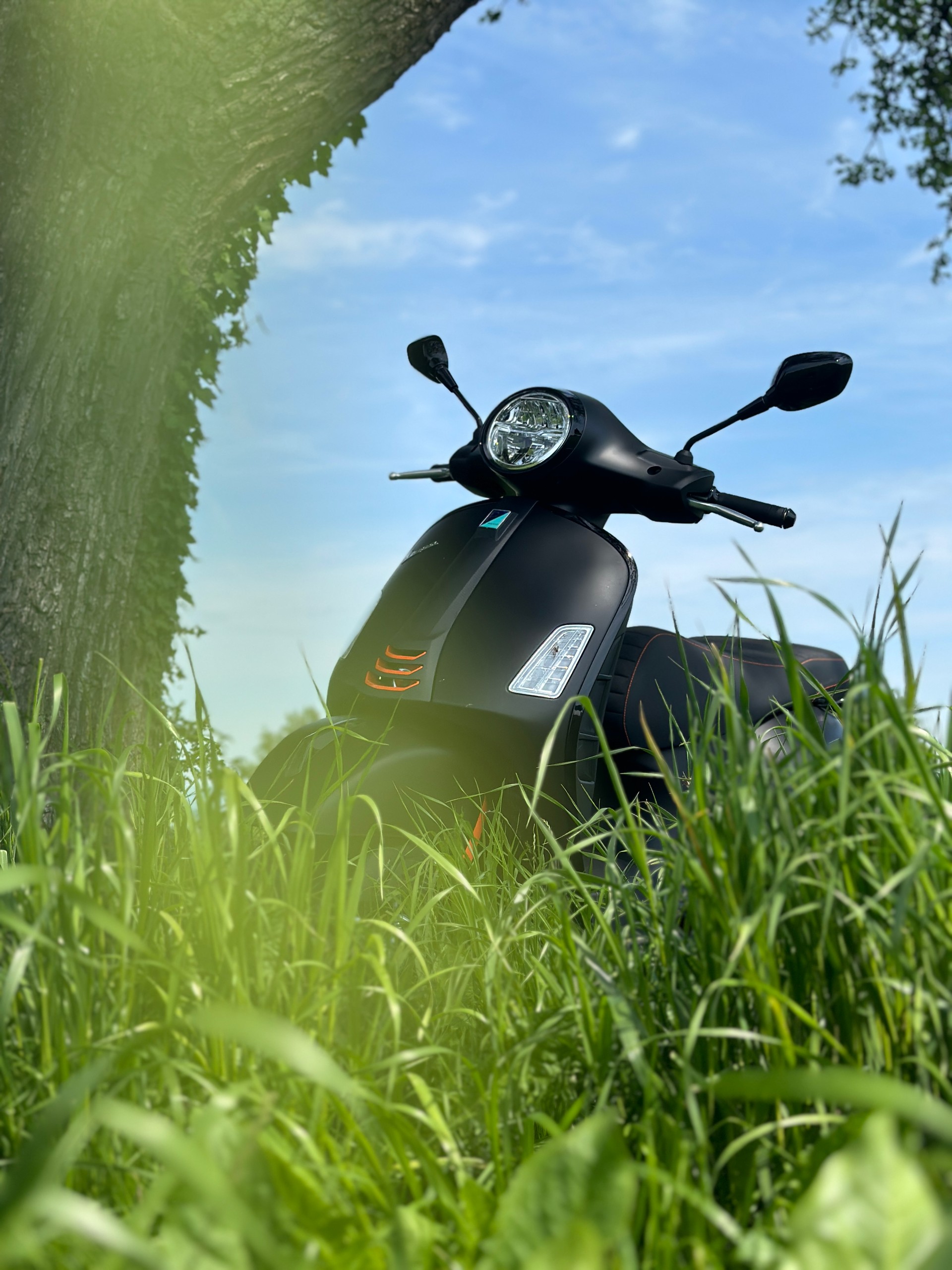 PIAGGIO Vespa GTS 300 Super Sport ABS-image-1