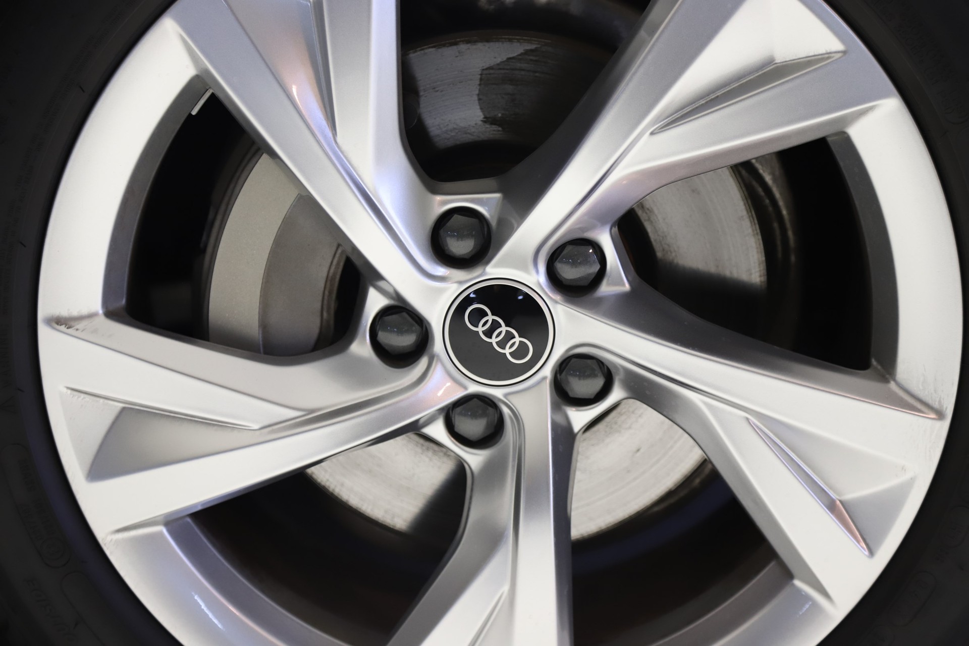 AUDI A4 Avant 2.0 40TFSI S-Line S-Tronic-image-7