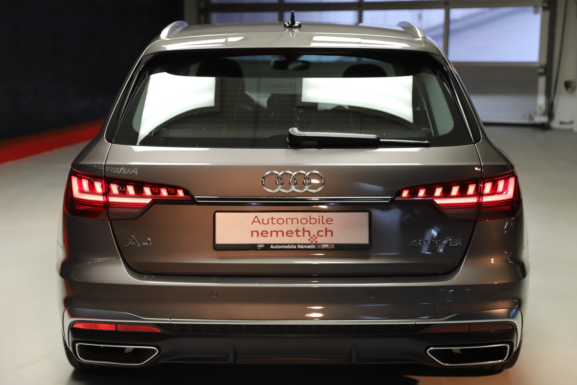 AUDI A4 Avant 2.0 40TFSI S-Line S-Tronic-showroom-element-3