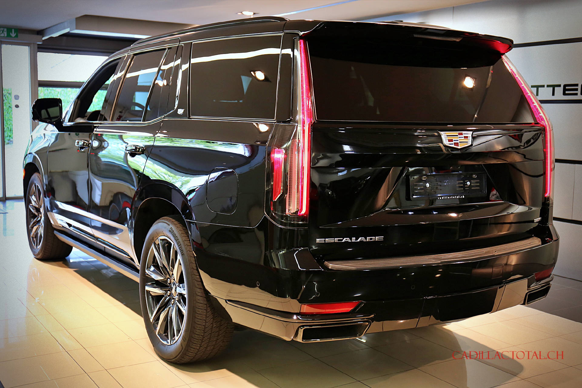 CADILLAC Escalade Sport Platinum 6.2 V8 AWD-image-4