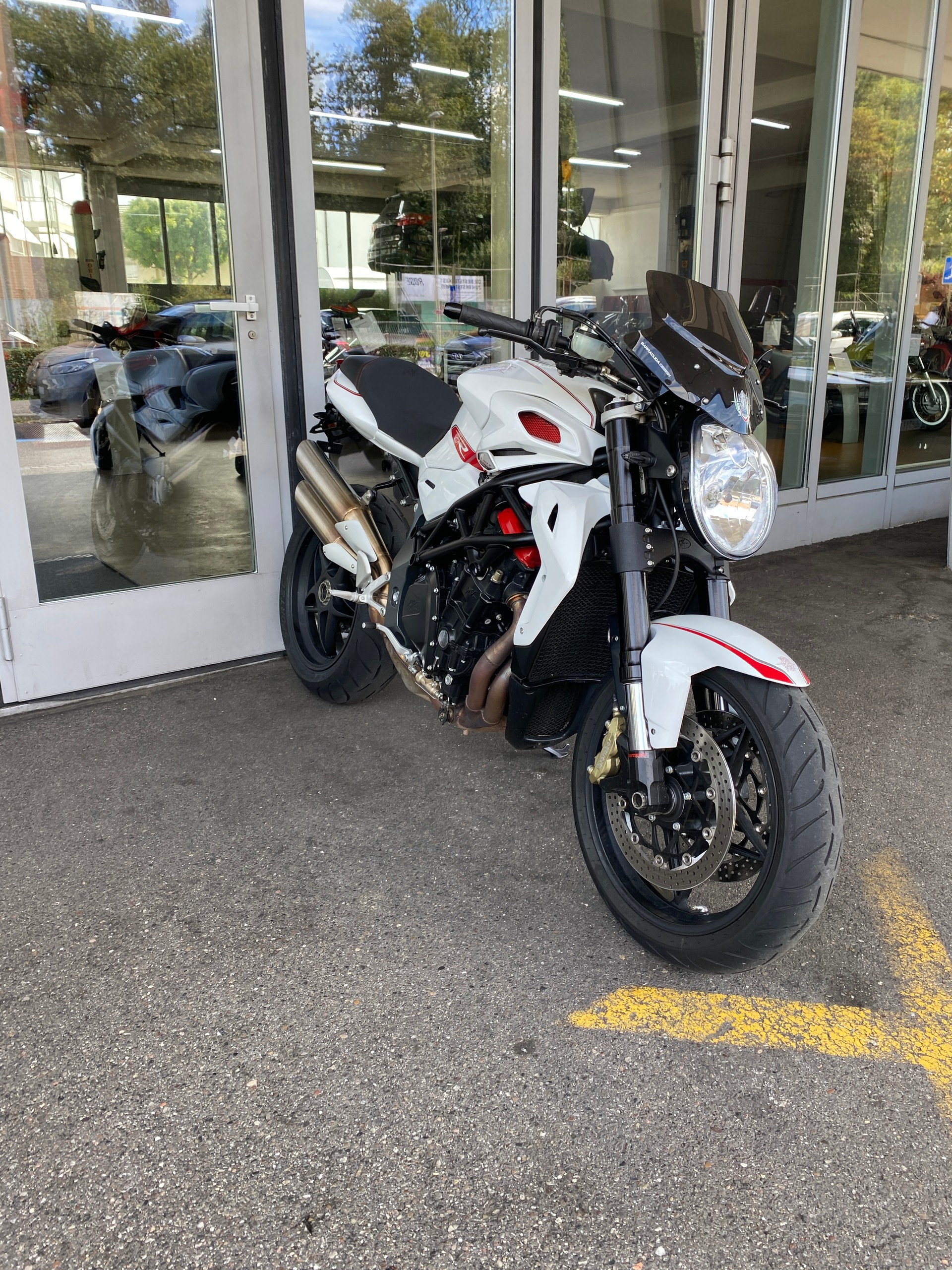 MV AGUSTA B4 Brutale 1090 R-image-3