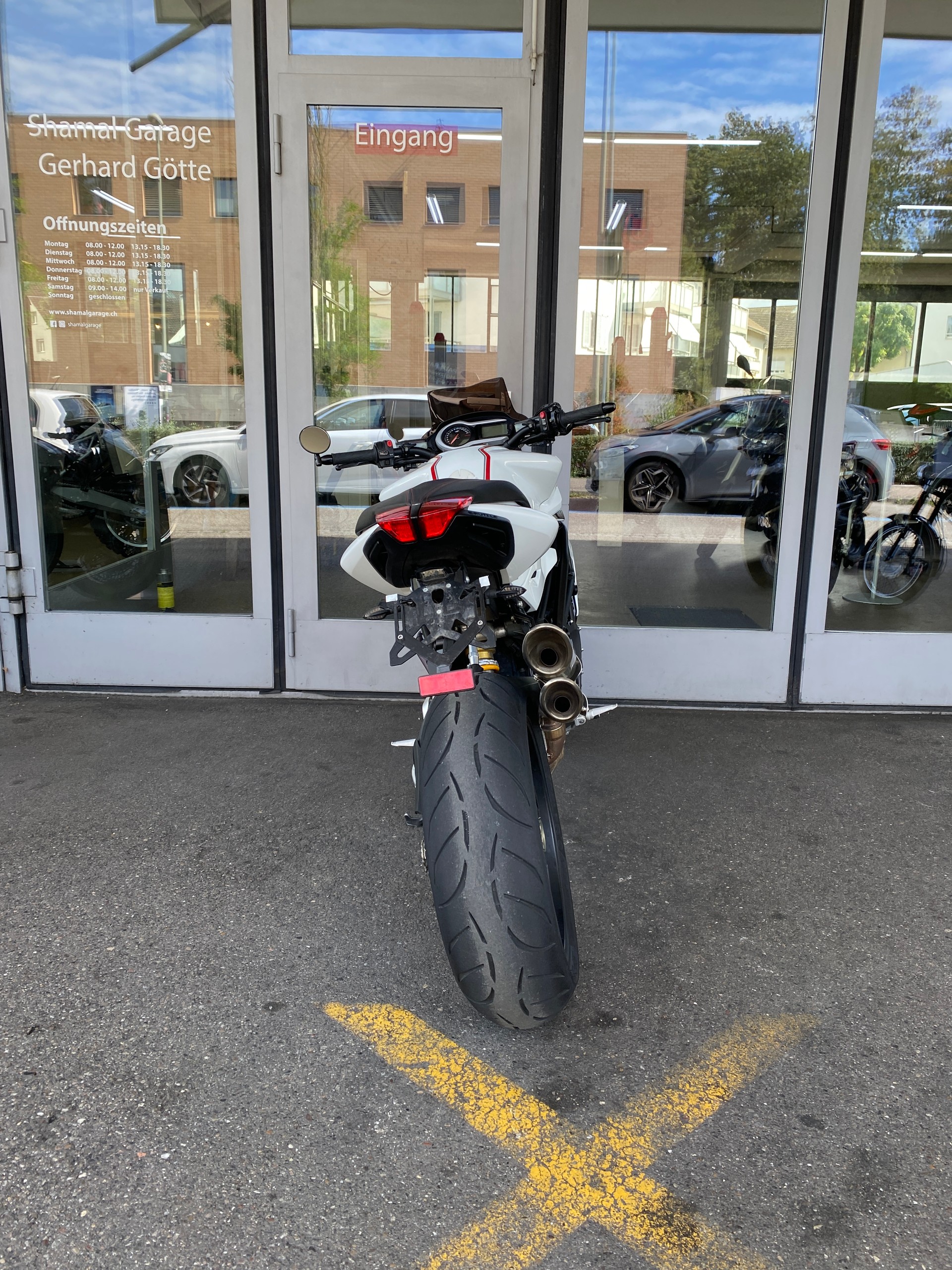 MV AGUSTA B4 Brutale 1090 R-image-10