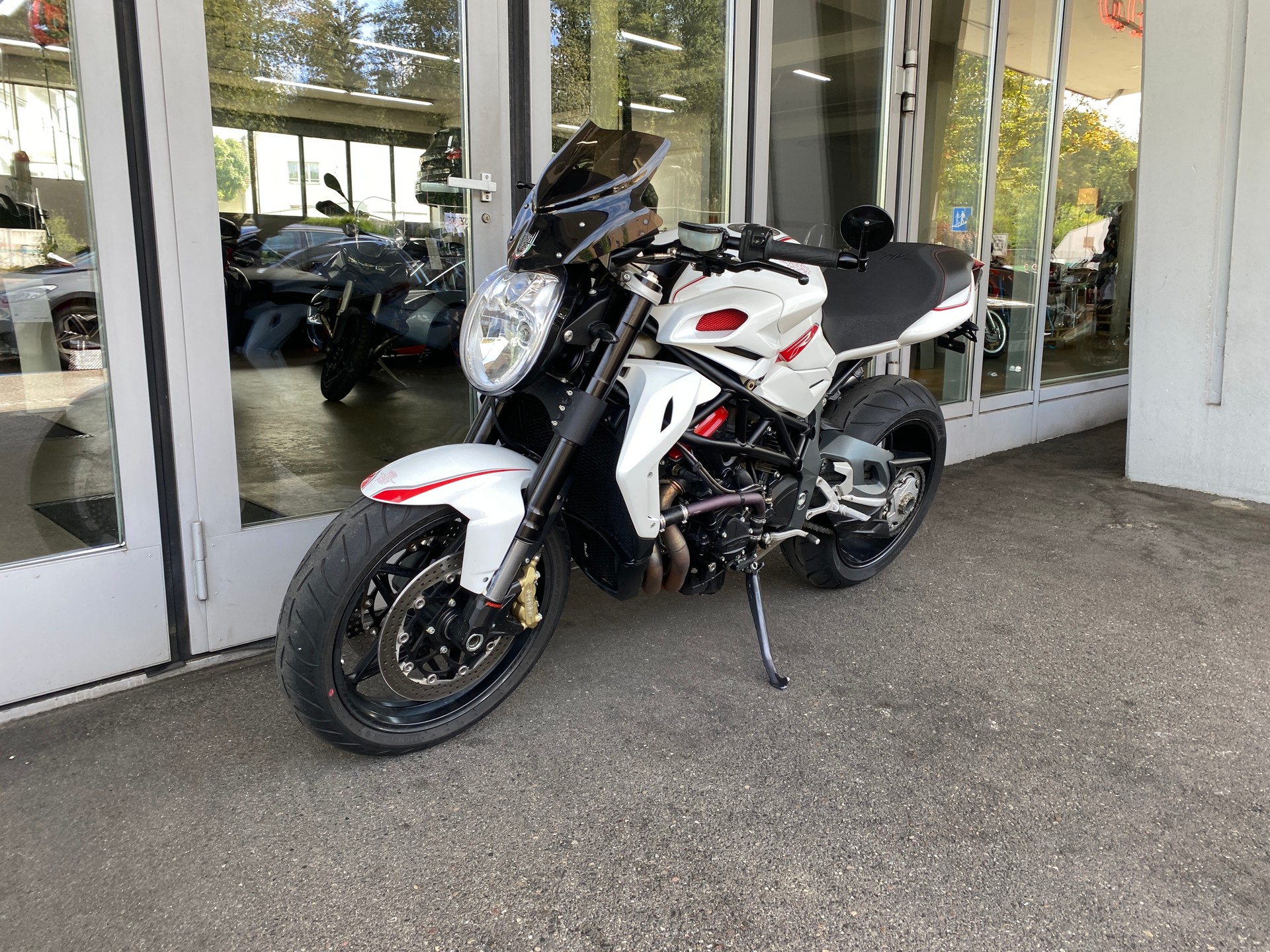 MV AGUSTA B4 Brutale 1090 R-image-6